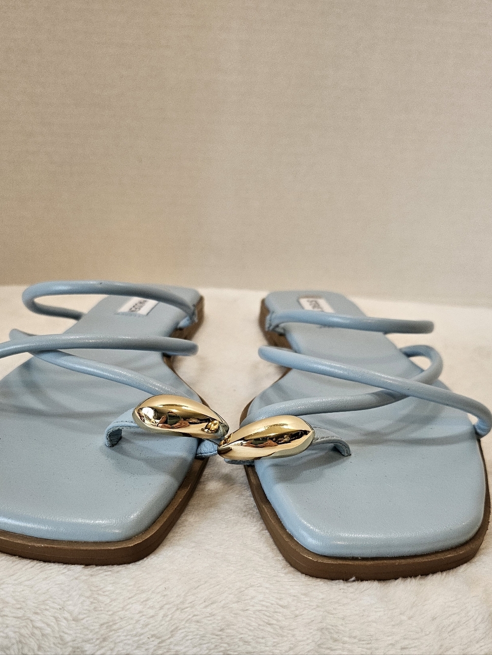 Steve Madden Pale Blue Strappy Toe-Ring Heels with Gold Accent - Picture 3 of 9